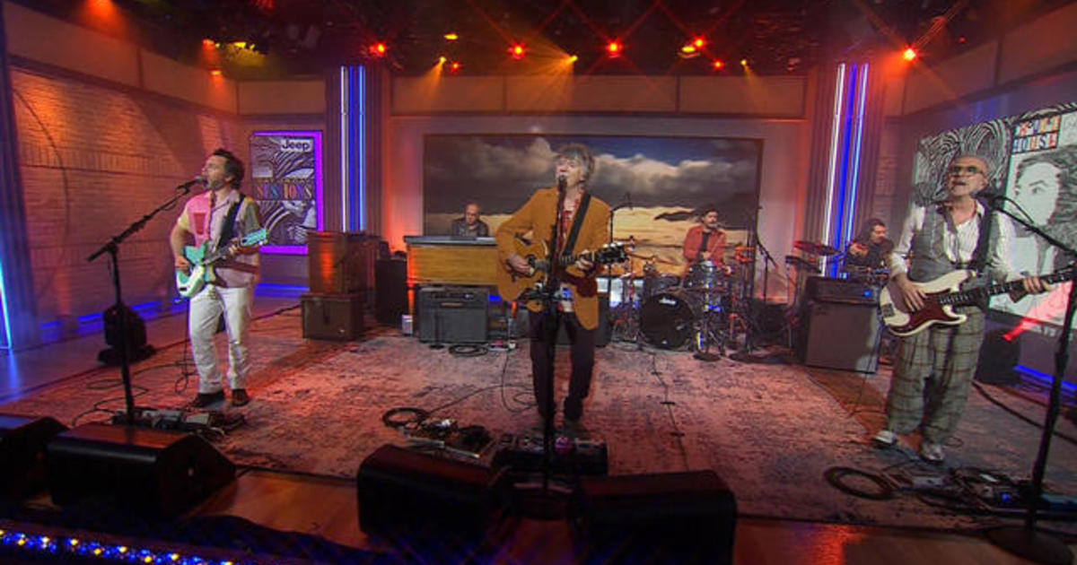 Saturday Sessions: Crowded House Performs 'Weather With You'